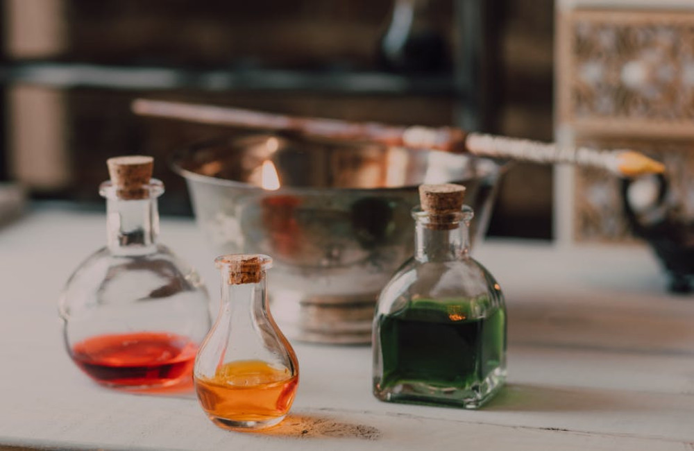 Wat is het verschil tussen een toverstaf en een toverstok in Harry Potter?